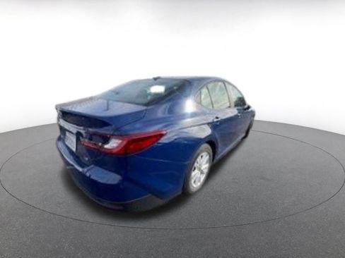 Used 2025 Toyota Camry LE image 7