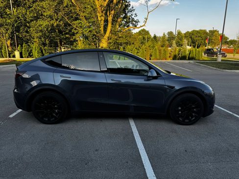 Used 2021 Tesla Model Y Long Range AWD/4WD image 4