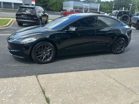 Used 2024 Tesla Model 3 Long Range RWD image 6