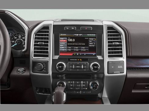 Used 2015 Ford F150 King Ranch w/ Equipment Group 601A Luxury AWD/4WD image 10