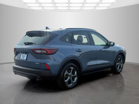 Used 2025 Ford Escape ST-Line AWD/4WD image 3