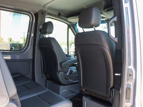 Used 2025 Mercedes-Benz Sprinter 2500 image 13