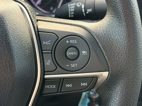 Certified 2021 Toyota Camry LE FWD image 31