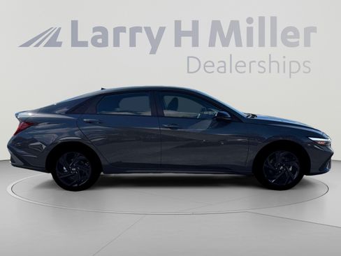 New 2026 Hyundai Elantra SEL FWD image 8