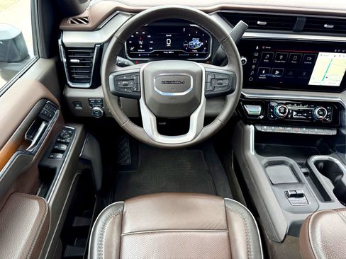 Used 2024 GMC Sierra 2500 Denali w/ Denali Reserve Package image 25