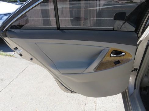 Used 2007 Toyota Camry XLE FWD image 27