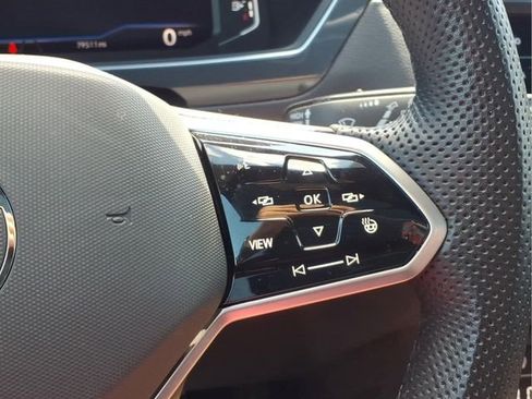 Used 2023 Volkswagen Tiguan SEL R-Line image 14