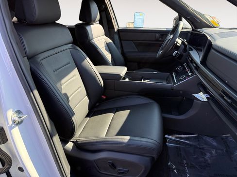 Used 2025 Hyundai Santa Fe Calligraphy image 19