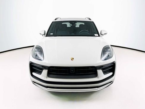 Certified 2026 Porsche Macan AWD/4WD image 6