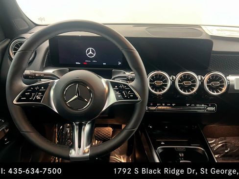 Used 2024 Mercedes-Benz EQB 300 4MATIC image 12