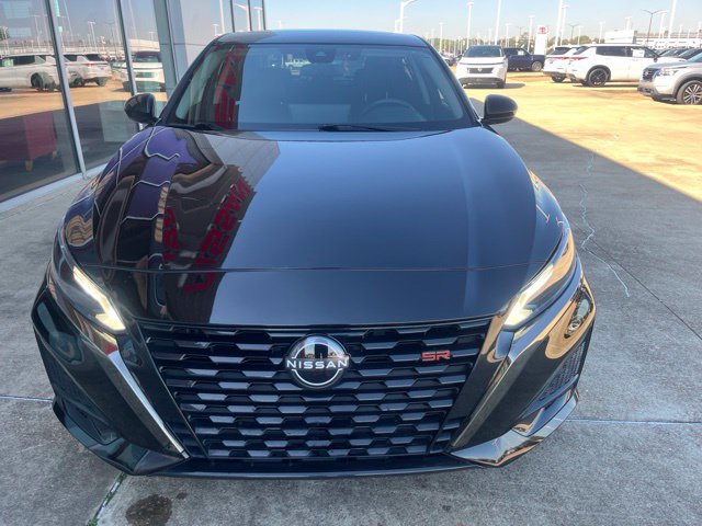Used 2023 Nissan Altima 2.5 SR w/ SR Premium Package FWD image 6