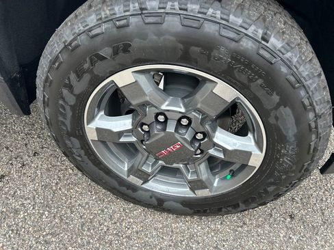 New 2026 GMC Sierra 2500 SLT w/ SLT Premium Package image 9