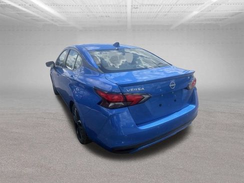 Used 2024 Nissan Versa SR FWD image 9