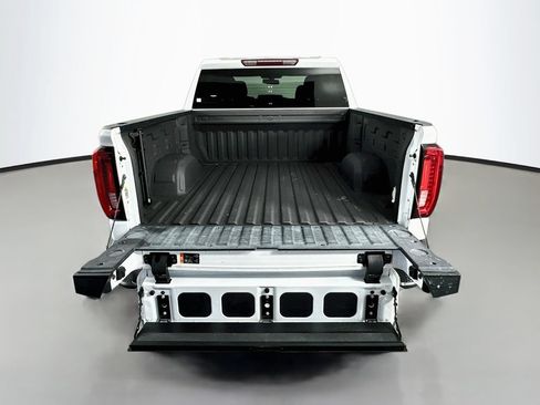Used 2020 GMC Sierra 1500 SLT w/ X31 Off-Road Package AWD/4WD image 28