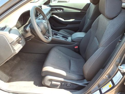Used 2023 Honda Accord EX image 14