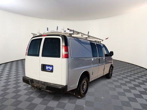 Used 2016 Chevrolet Express 2500 image 4