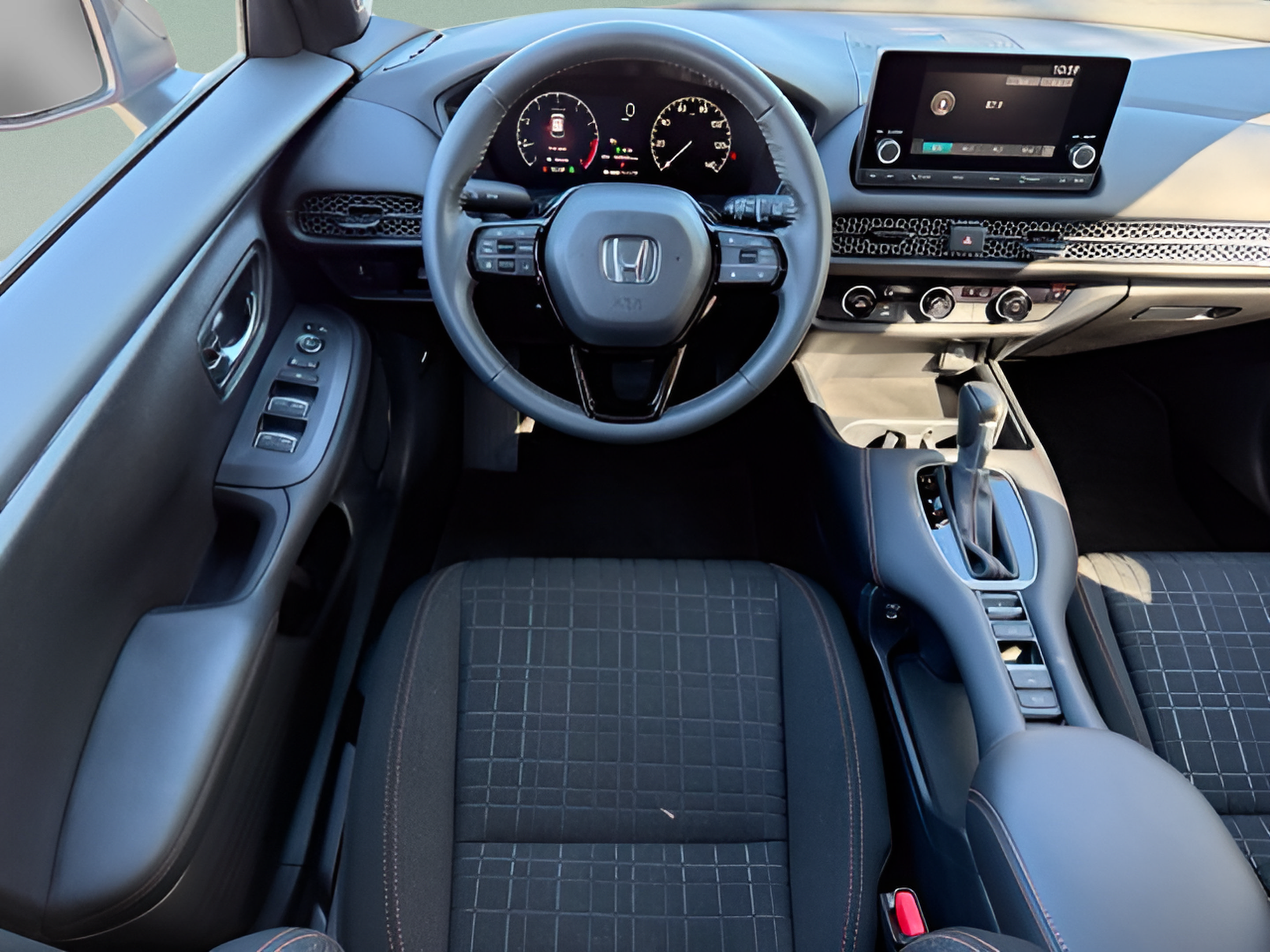 Used 2024 Honda HR-V Sport image 11