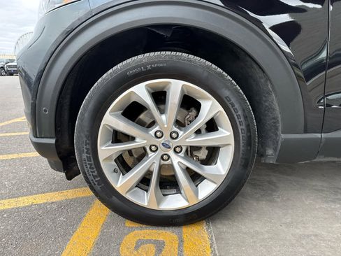 Used 2022 Ford Explorer Platinum w/ Equipment Group 601A image 7