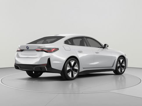 Used 2023 BMW i4 eDrive40 w/ Premium Package RWD image 3