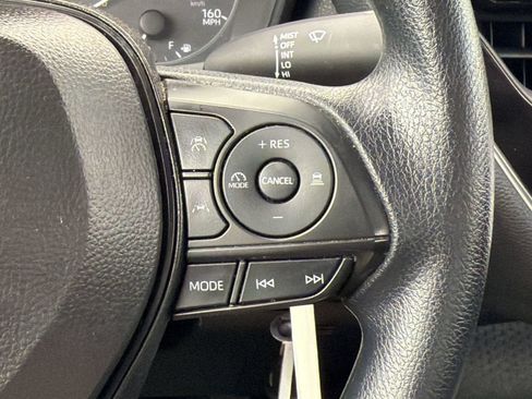 Used 2025 Toyota Corolla LE FWD image 18
