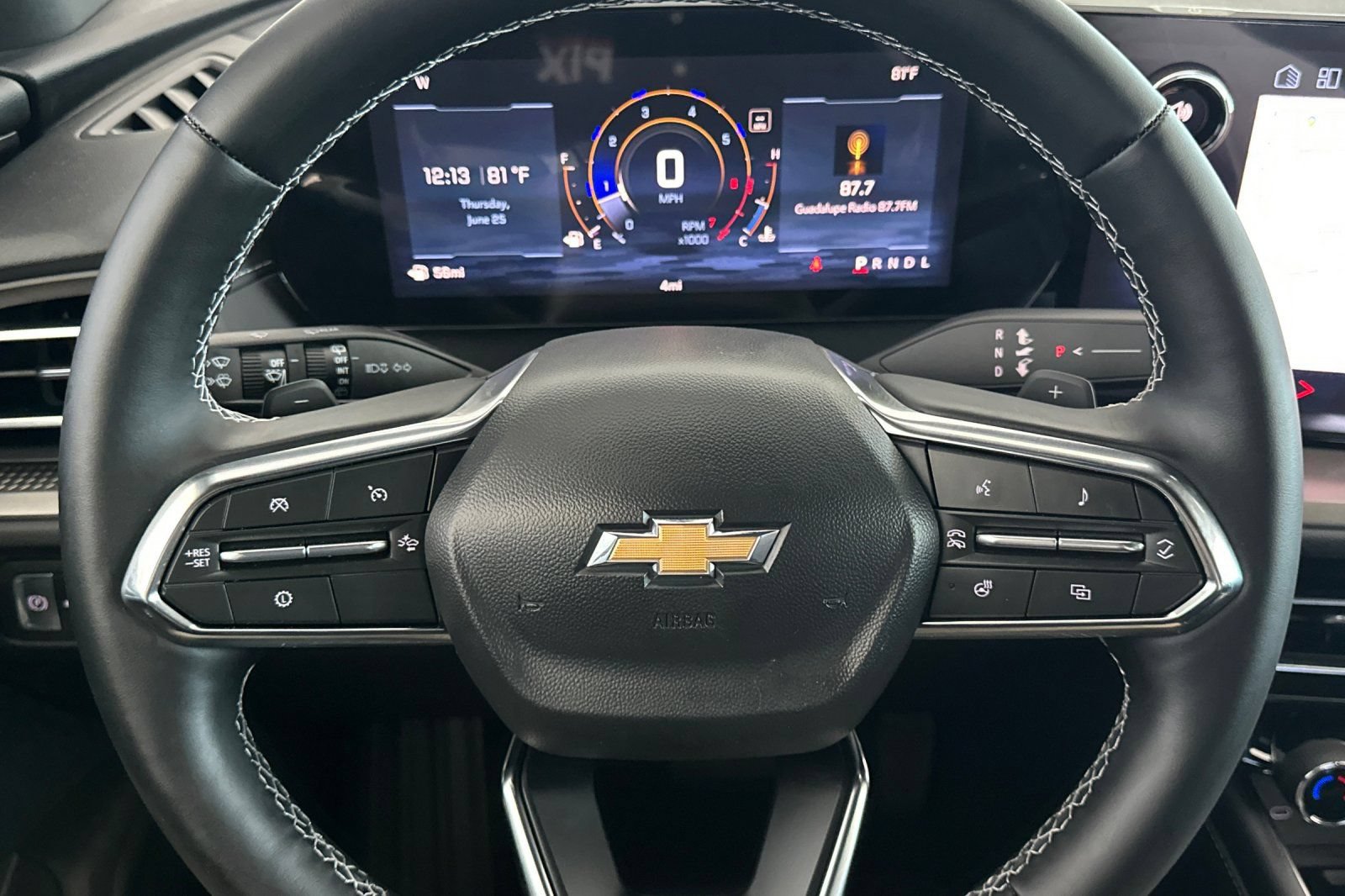 New 2026 Chevrolet Traverse LT FWD image 25