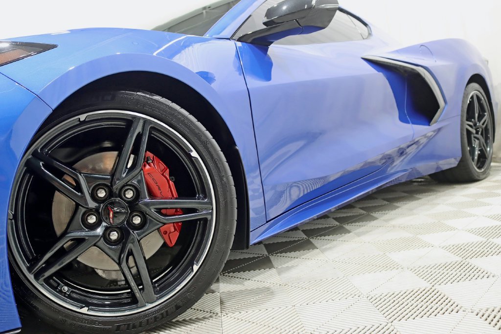 Used 2020 Chevrolet Corvette Stingray Preferred Cpe w/ 2LT Preferred Equipment Group RWD image 4