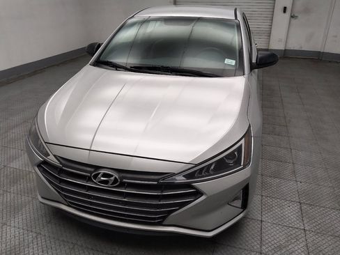 Used 2019 Hyundai Elantra SE FWD image 15