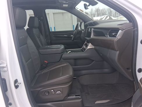 Used 2022 GMC Yukon Denali w/ Advanced Technology Package image 19