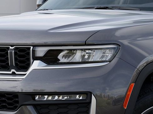 New 2026 Jeep Grand Cherokee Limited RWD image 10