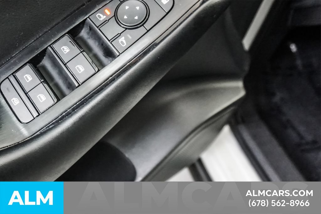 Used 2024 Nissan Rogue S FWD image 44