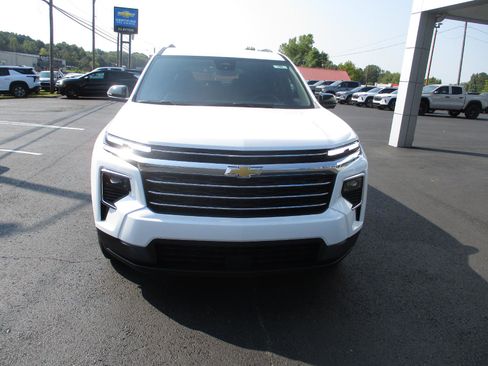 New 2026 Chevrolet Traverse LT w/ Driver Confidence Package image 8