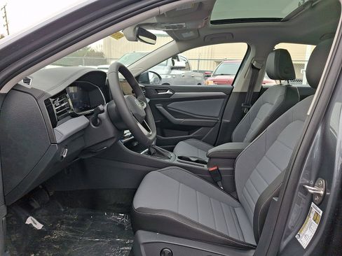 New 2026 Volkswagen Jetta SE FWD image 9