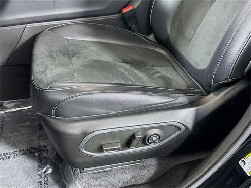 Used 2021 Jeep Grand Cherokee L Laredo image 19