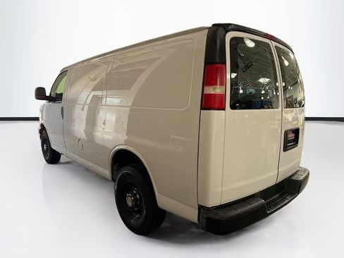 Used 2009 Chevrolet Express 2500 RWD image 8