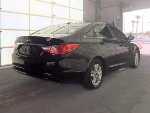 Used 2013 Hyundai Sonata GLS w/ Popular Equipment Pkg FWD image 2
