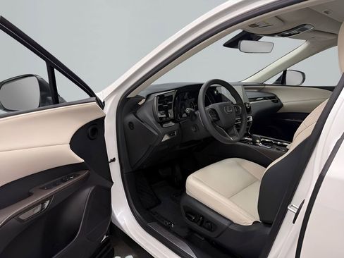 Used 2024 Lexus RX 350h w/ Cold Area Package AWD/4WD image 9