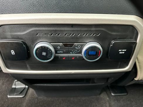 Certified 2022 Ford Expedition Limited image 11