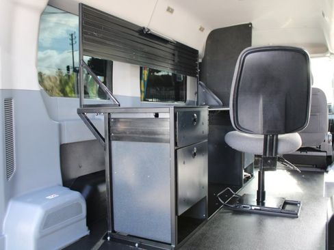 Used 2017 Ford Transit 150 XLT image 18