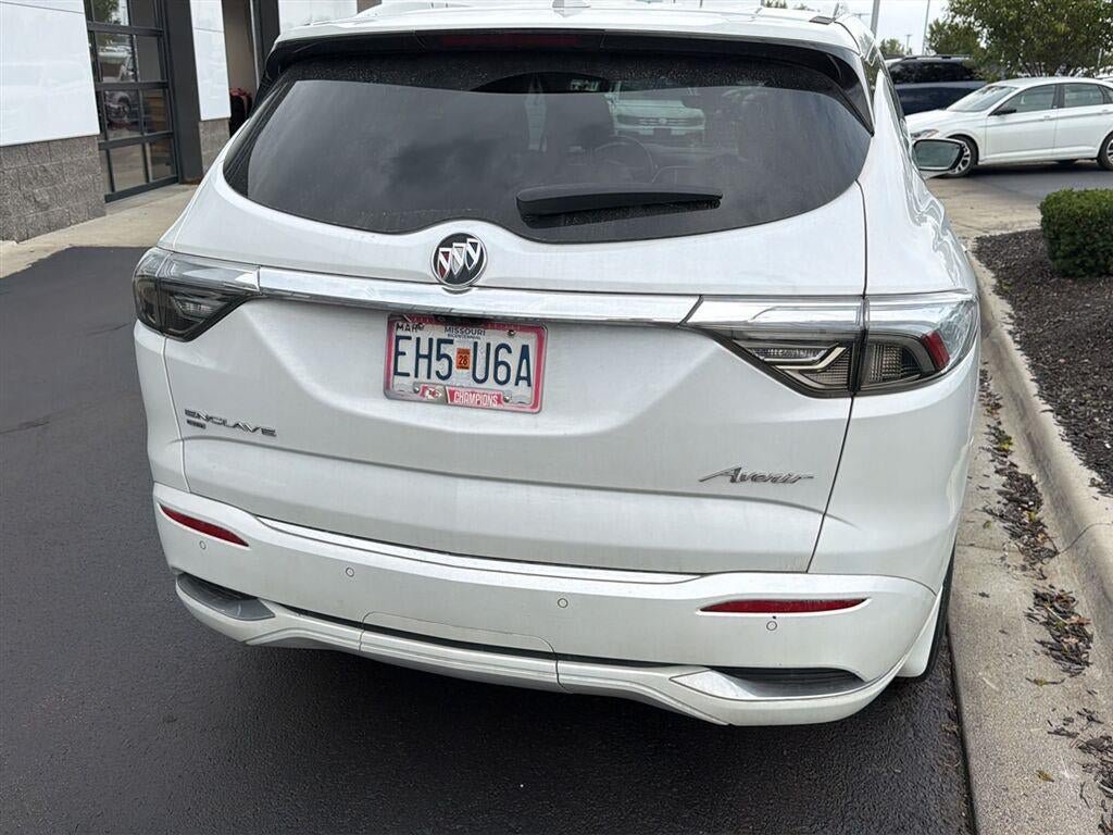Used 2022 Buick Enclave Avenir w/ Avenir Technology Package AWD/4WD image 31