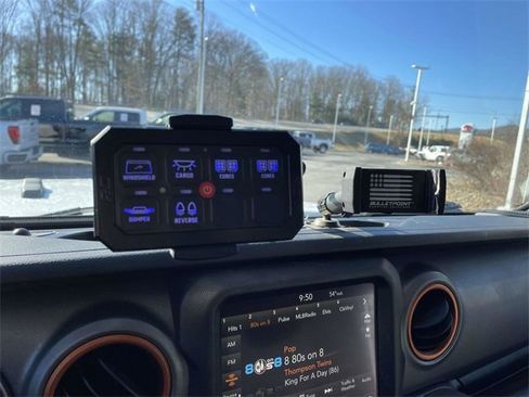 Used 2022 Jeep Gladiator Mojave w/ Trailer Tow Package image 26