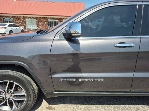 Used 2018 Jeep Grand Cherokee Limited AWD/4WD image 15