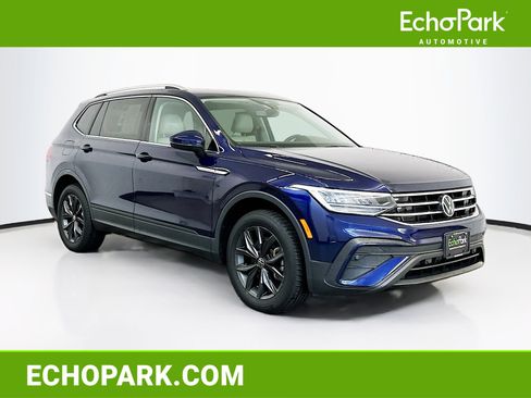 Used 2023 Volkswagen Tiguan SE image 1