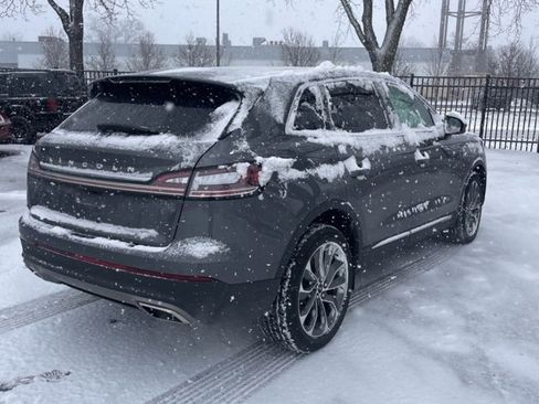 Used 2022 Lincoln Nautilus Reserve image 2