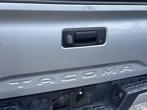 Used 2022 Toyota Tacoma SR AWD/4WD image 11