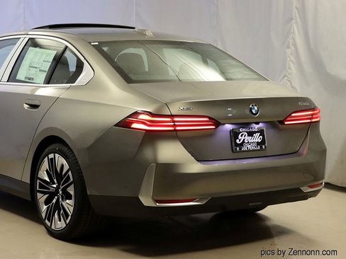 New 2026 BMW 530i xDrive w/ Premium Package image 8