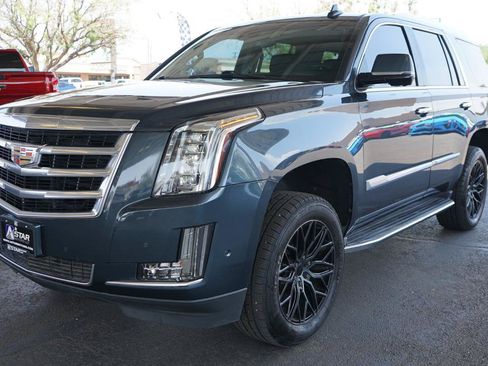 Used 2020 Cadillac Escalade Luxury RWD image 7