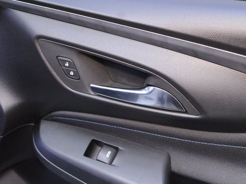 Certified 2025 Buick Envista Sport Touring w/ Convenience II Package image 9