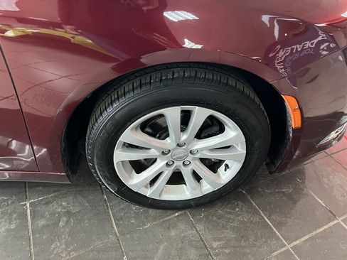 Used 2015 Chrysler 200 Limited w/ Convenience Group image 31