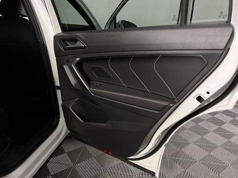 Used 2022 Volkswagen Tiguan SEL R-Line image 30