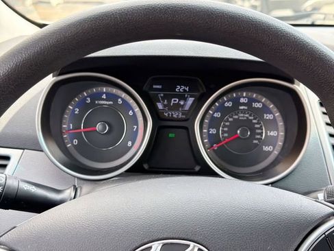 Used 2016 Hyundai Elantra SE FWD image 12